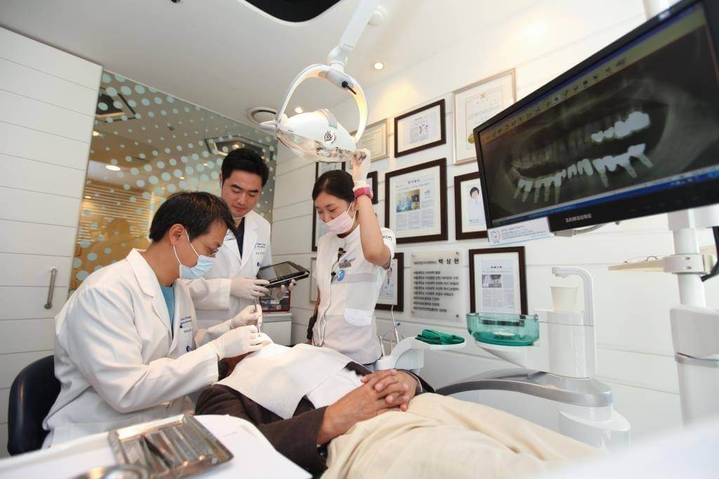 Лечение зубов в Корее, Эсплант