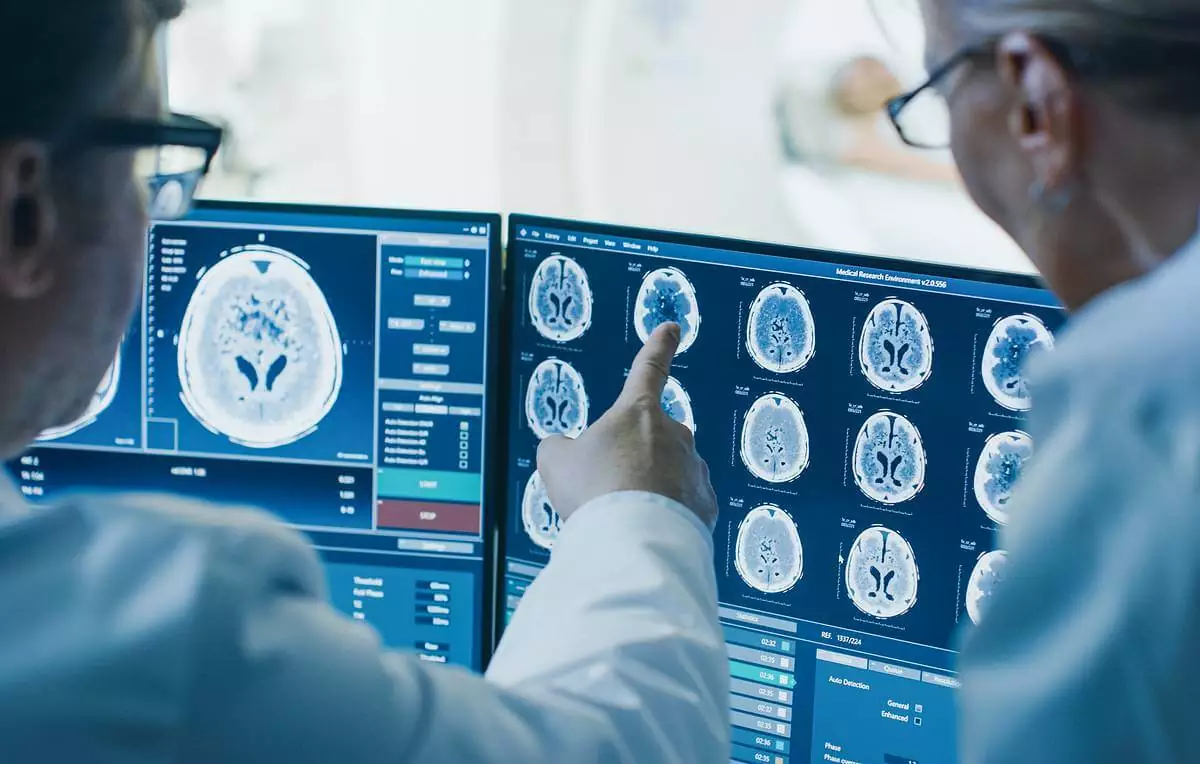 Опухоль мозга за границей, лечить рак мозга