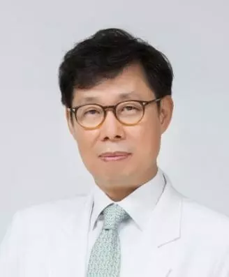 ko-jong Врач Ко Йонг
